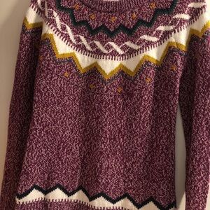 Old Navy Size Small Maroon and White Patterned Sweater Good Condition